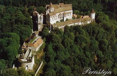Замок Пернштейн (Hrad Pernštejn)